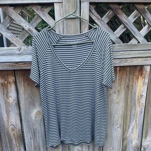American Eagle Soft & Sexy Olive and White Striped V-neck Tee, Size Medium